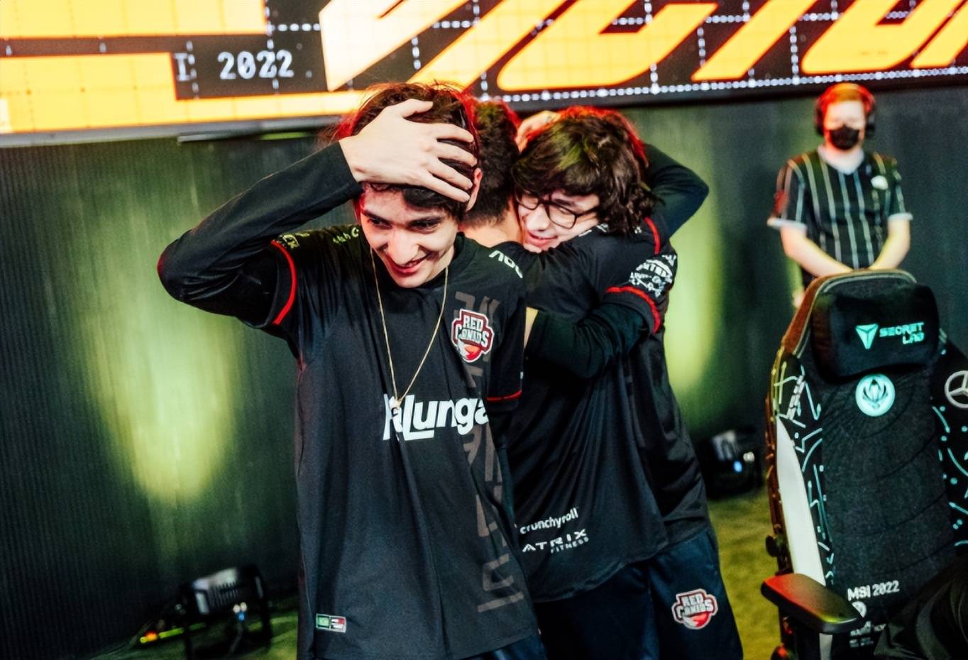 开云体育入口-PSG血洗FLY，Scout拿下关键大龙峡谷大战小组赛，锁定晋级资格