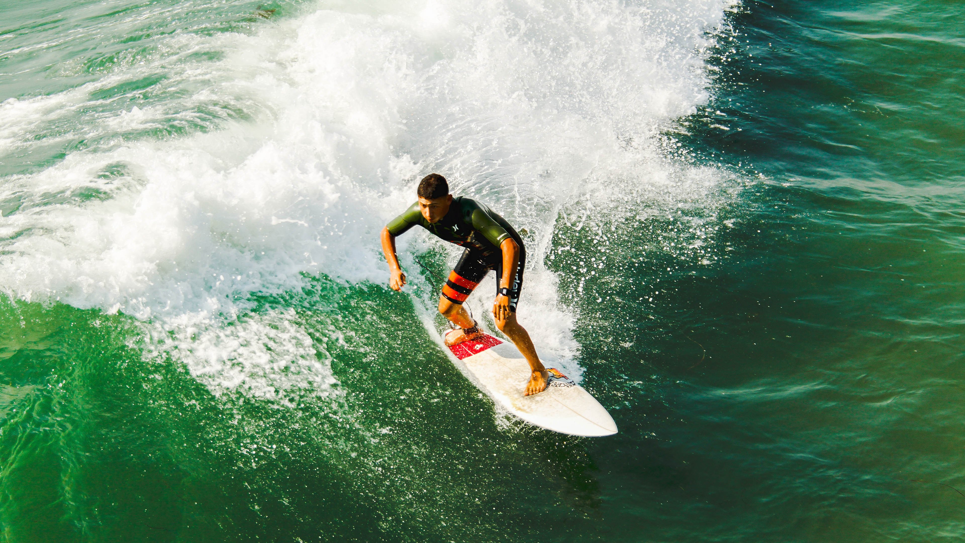 开云体育入口-凤凰涅槃！总决赛G3布克超神之夜，太阳灼伤绿军，系列赛悬念重生